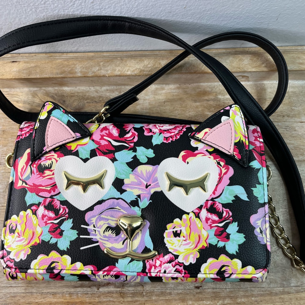 Betsy Johnson Kitsch Cat Floral Print Crossbody Chain Purse Pink/Black Gold